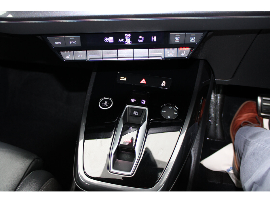 2022 Audi e-tron 55 quattro S Line €30,950