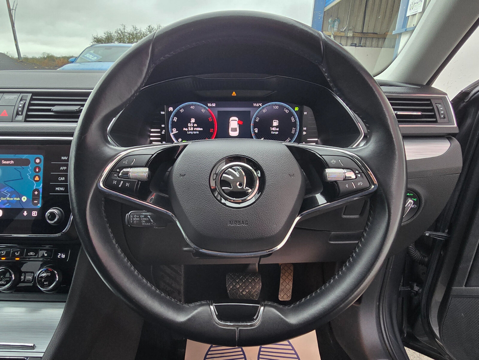 2022 Skoda Superb - image 19