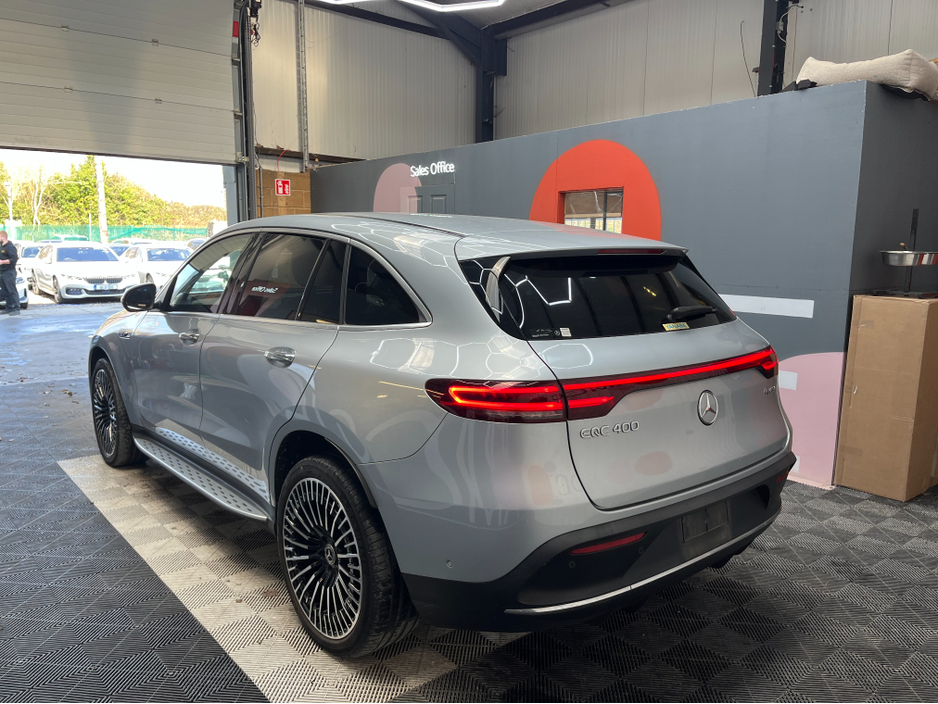 2020 Mercedes-Benz EQC - image 4