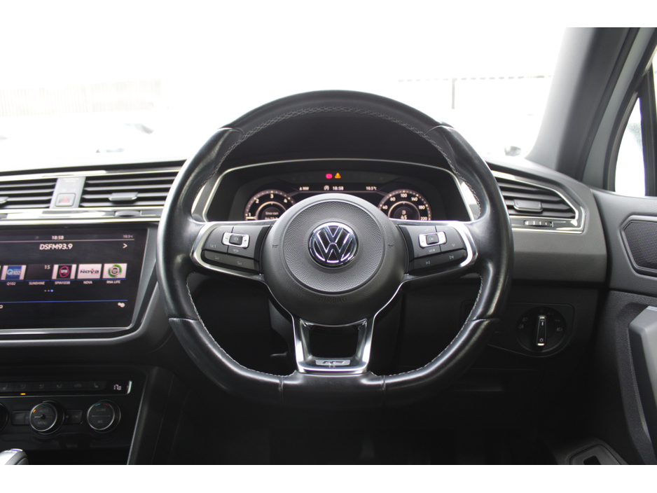 2018 Volkswagen Tiguan - image 21