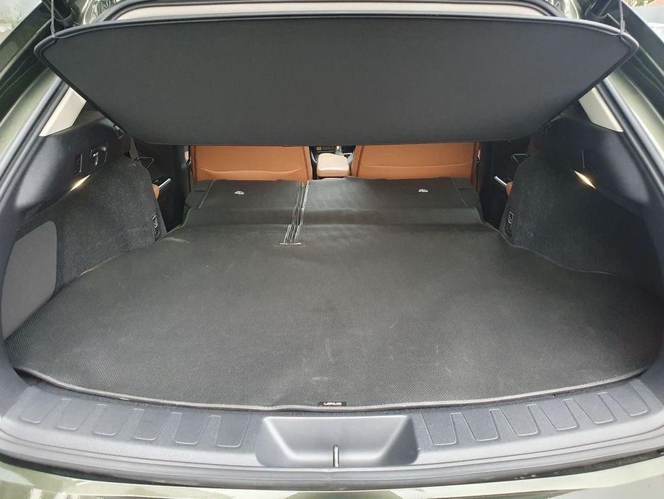 2019 Lexus UX 250 H - image 21