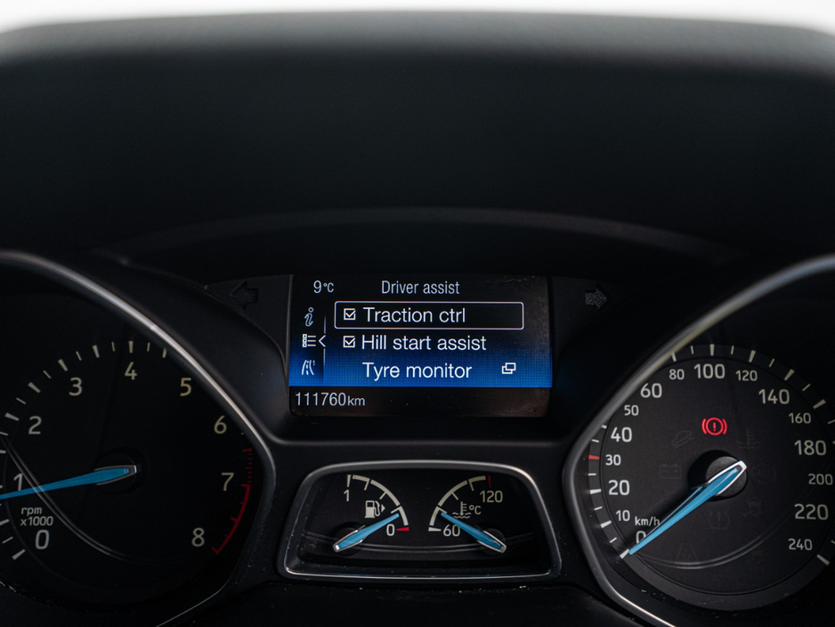 2016 Ford Focus - image 20