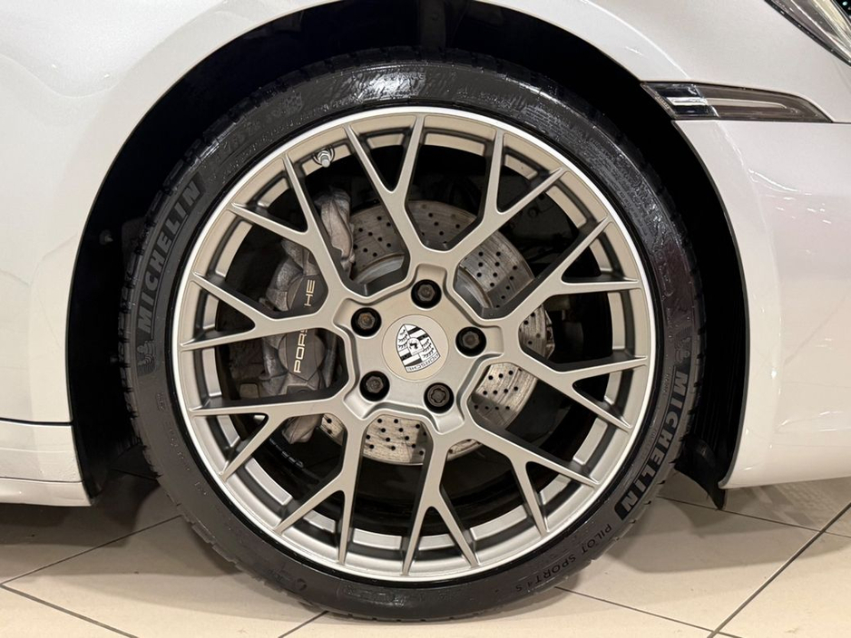 2020 Porsche 911 - image 14