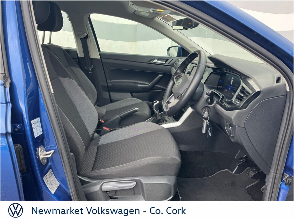 2023 Volkswagen Polo - image 9