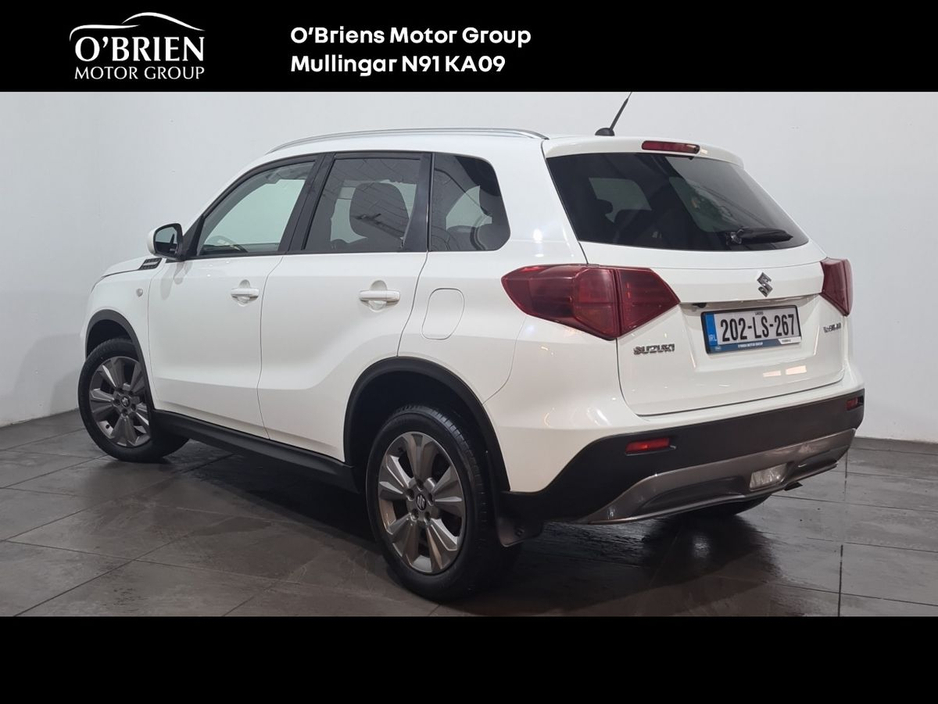 2020 Suzuki Vitara - image 3