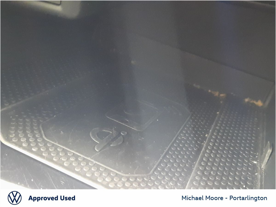 2025 Volkswagen T-Roc - image 30