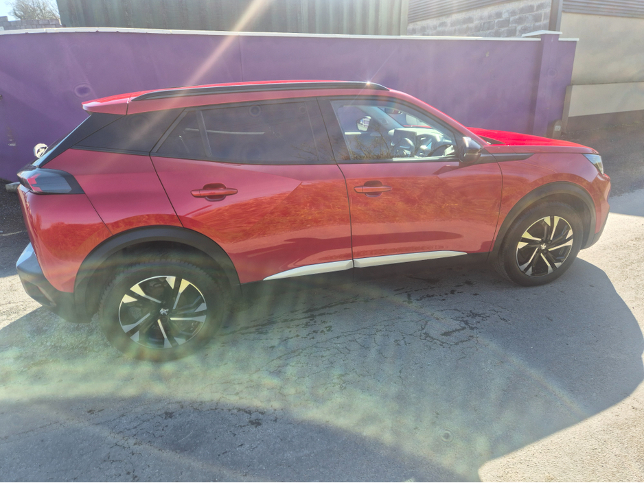 2022 Peugeot 2008 - image 2