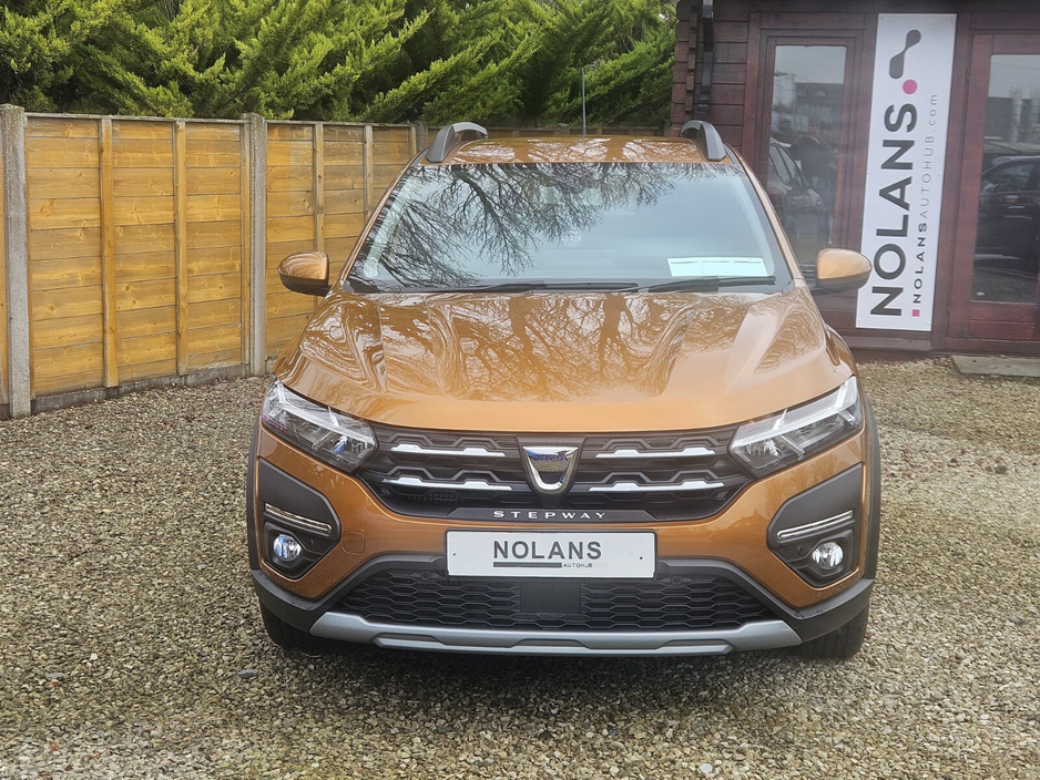 2021 Dacia Sandero Stepway - image 2