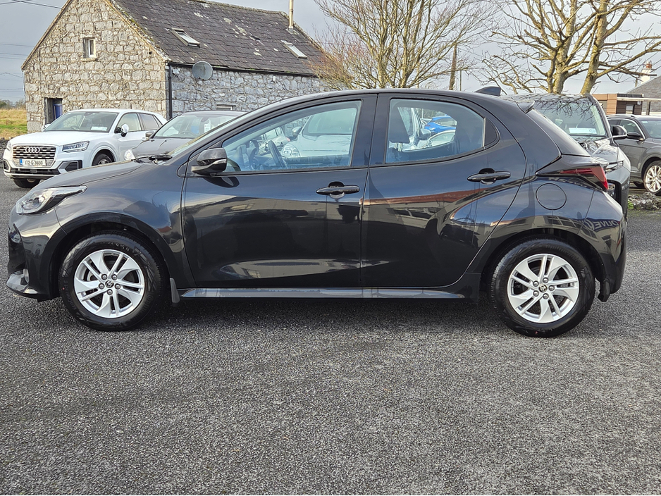 2024 Toyota Yaris 1.5 LUNA €22,950