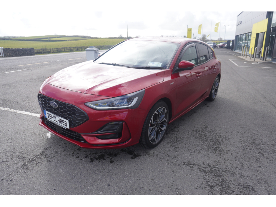 2025 Ford Focus - image 6