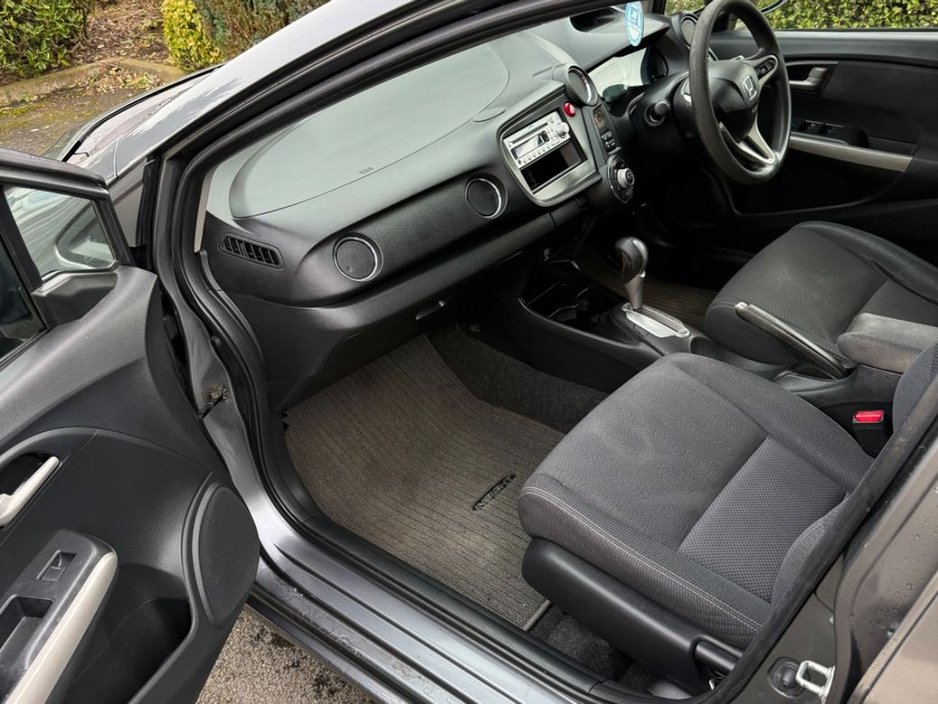 2011 Honda Insight - image 5