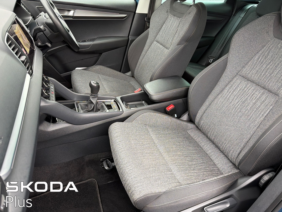 2022 Skoda Karoq - image 4