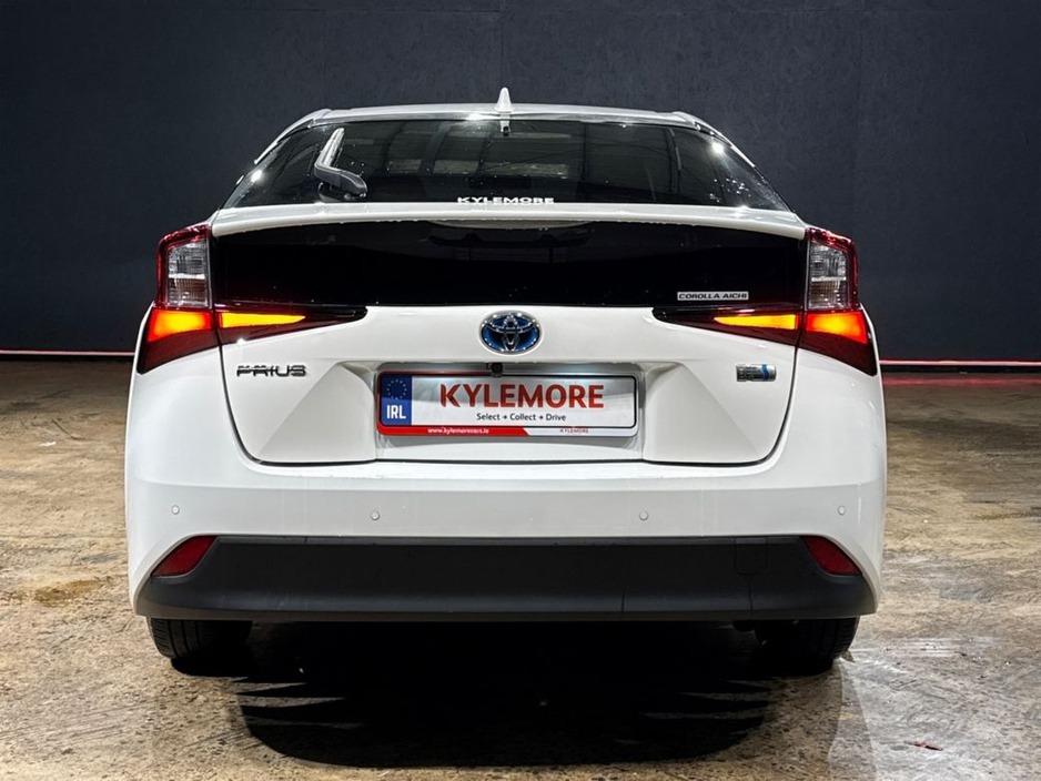 2022 Toyota Prius - image 4