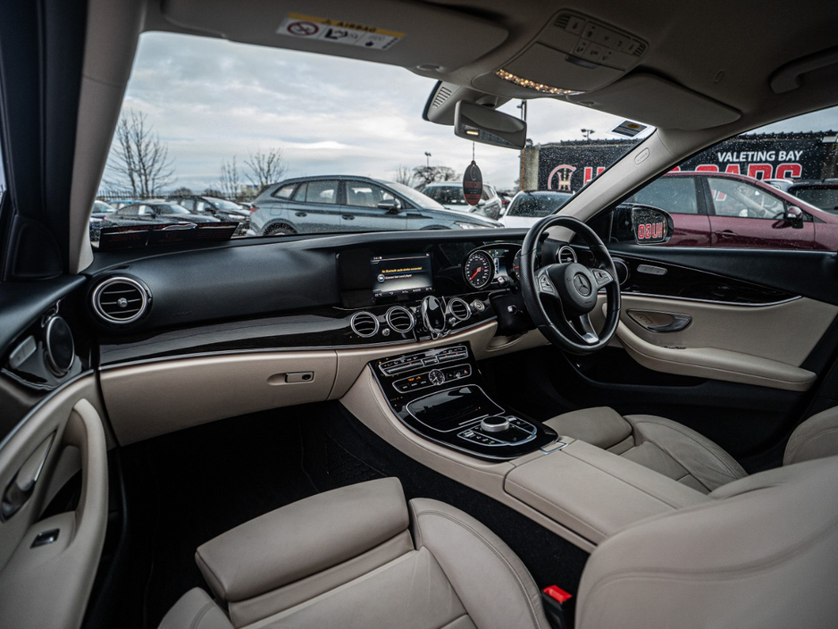 2016 Mercedes-Benz E Class - image 8