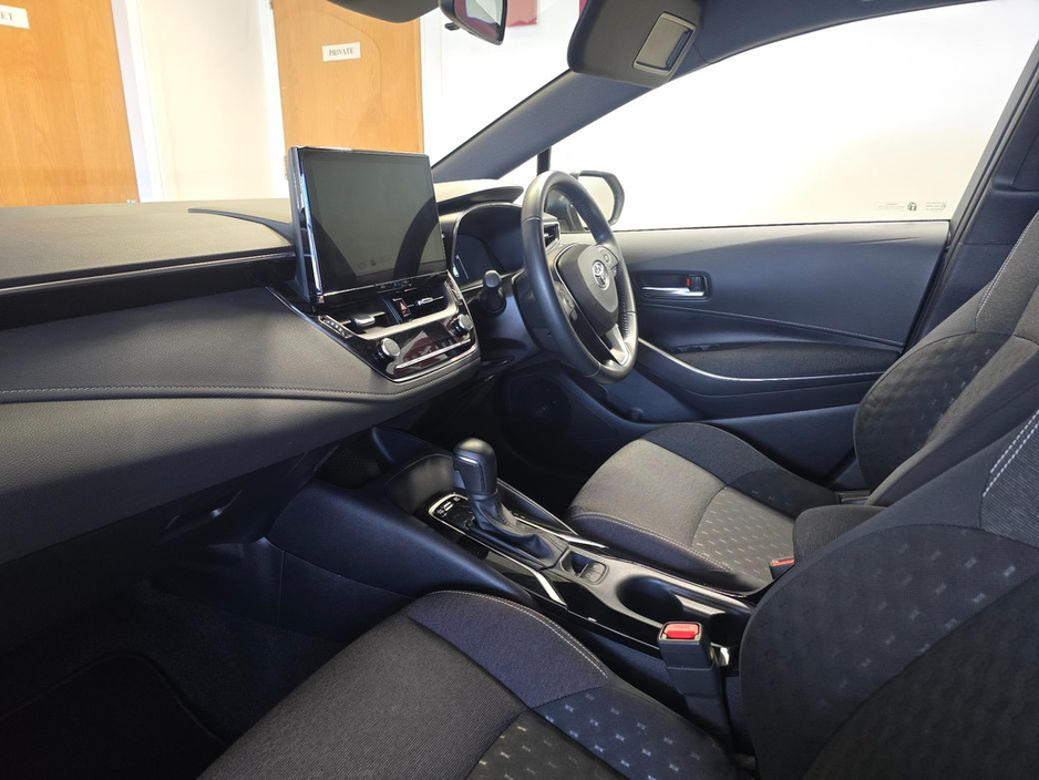 2024 Toyota Corolla Hybrid Luna H/B Automatic €28,950