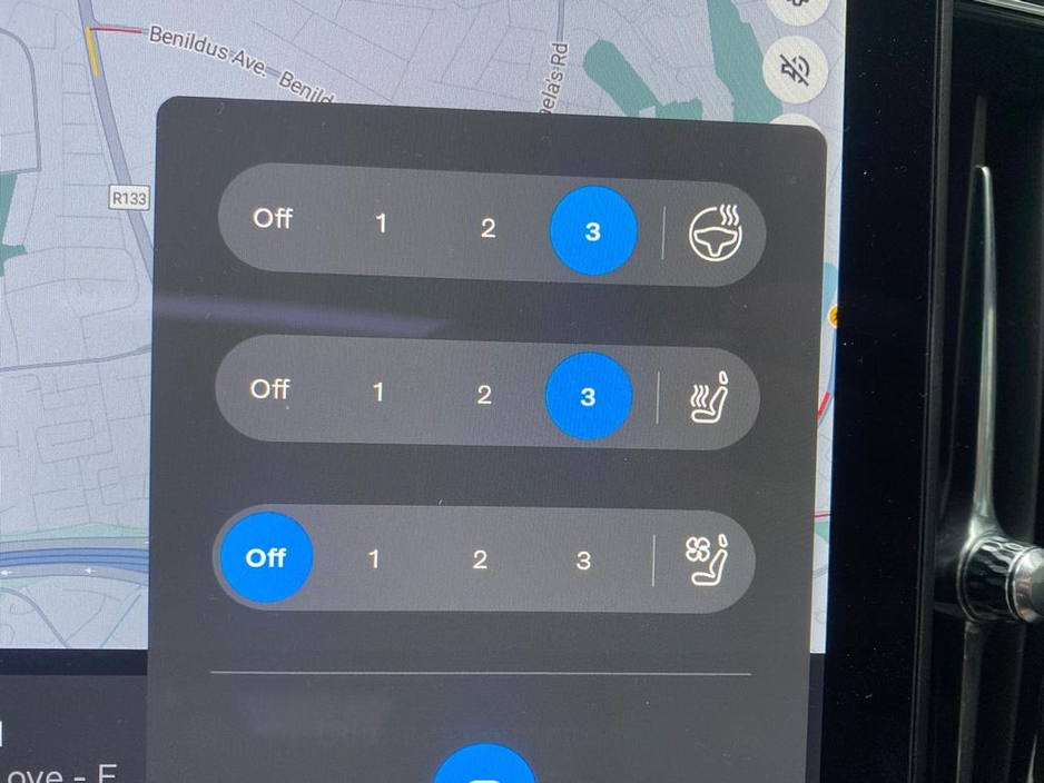 2025 Volvo XC90 - image 15