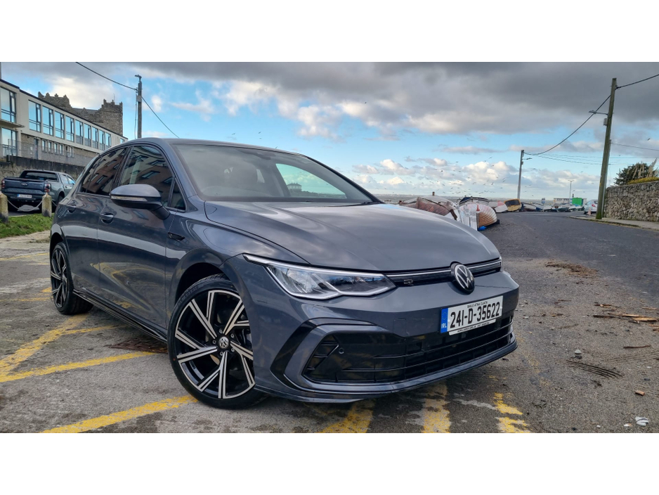 2024 Volkswagen Golf LIFE 2.0 TDI 115HP 5DR WITH A GENUINE R-LINE KIT €35,750