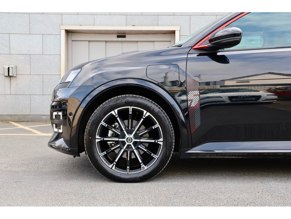 2025 Renault 5 - image 8