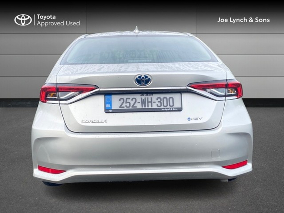 2025 Toyota Corolla - image 4