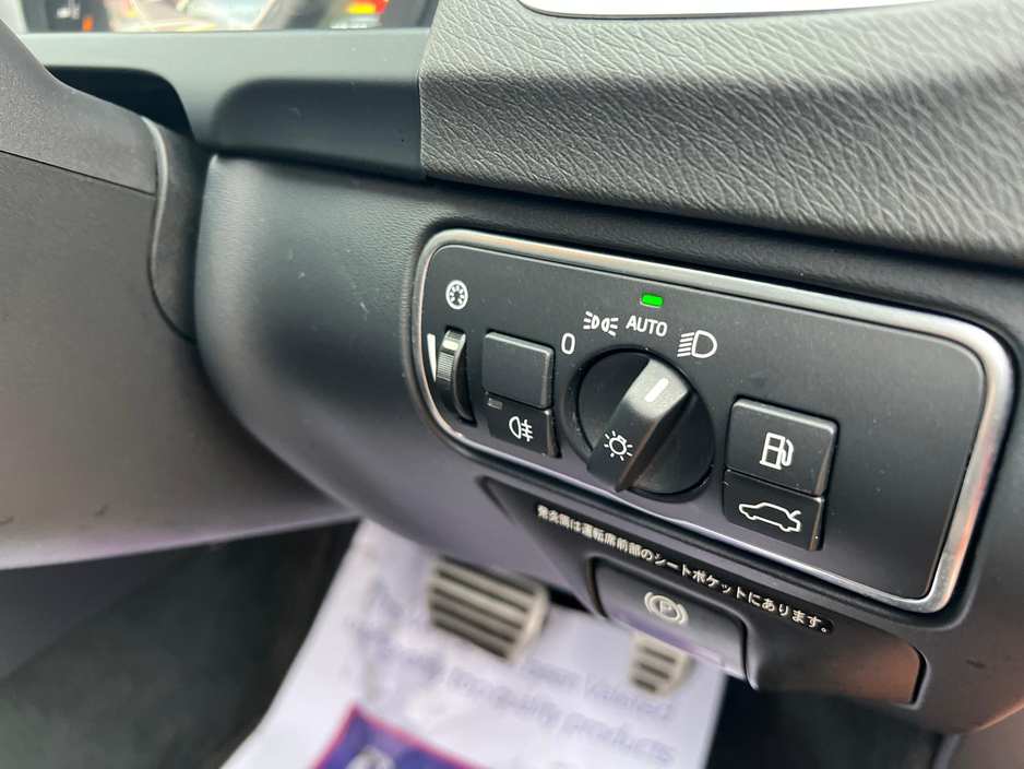 2015 Volvo V60 - image 18