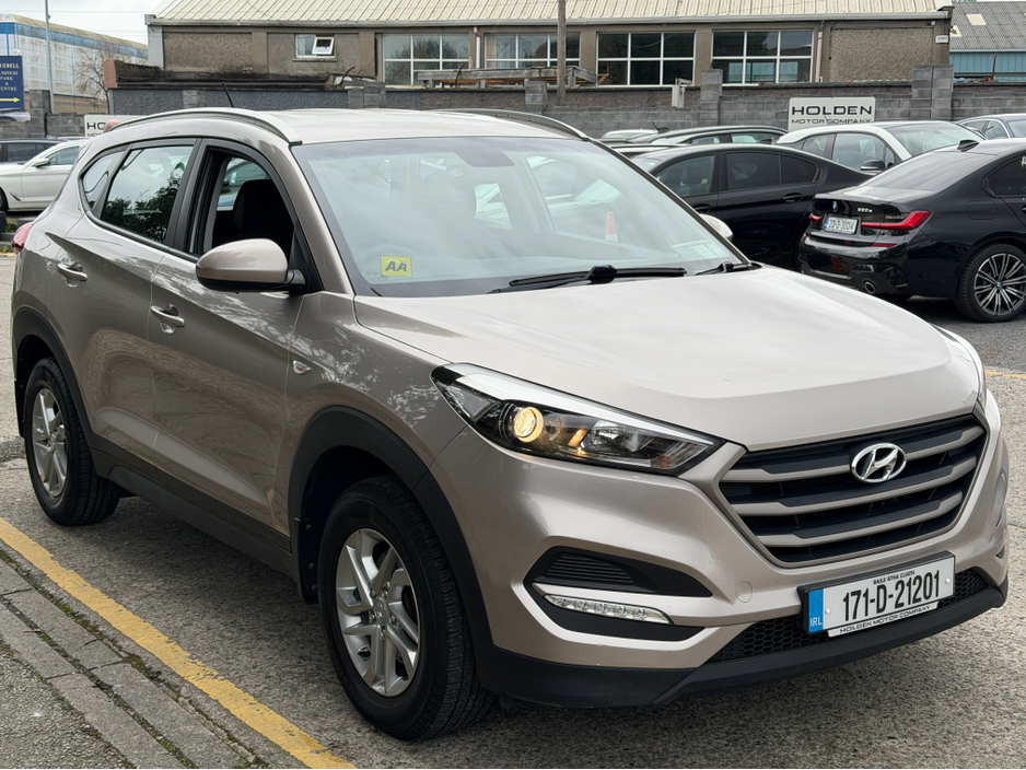2017 Hyundai Tucson - image 5