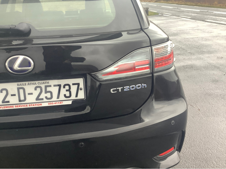 2017 Lexus CT 200 h - image 24