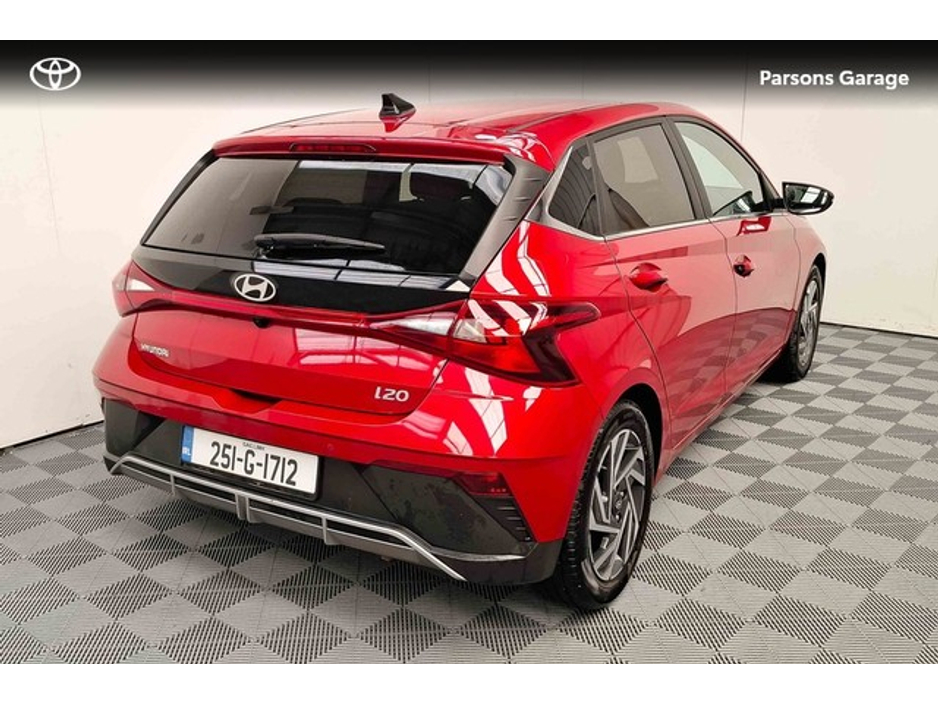 2025 Hyundai i20 - image 2