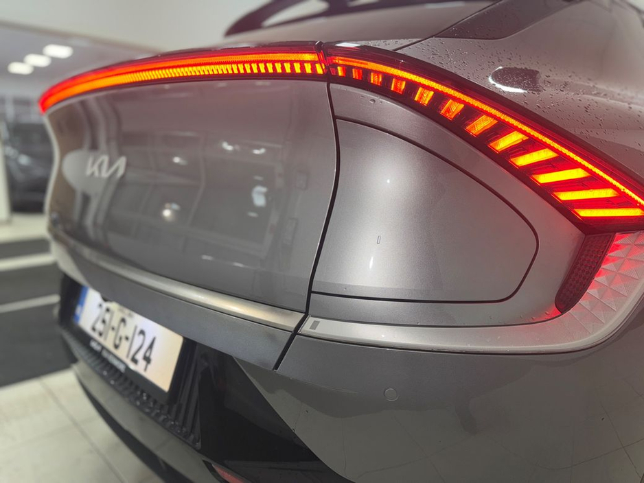 2025 Kia EV6 - image 10