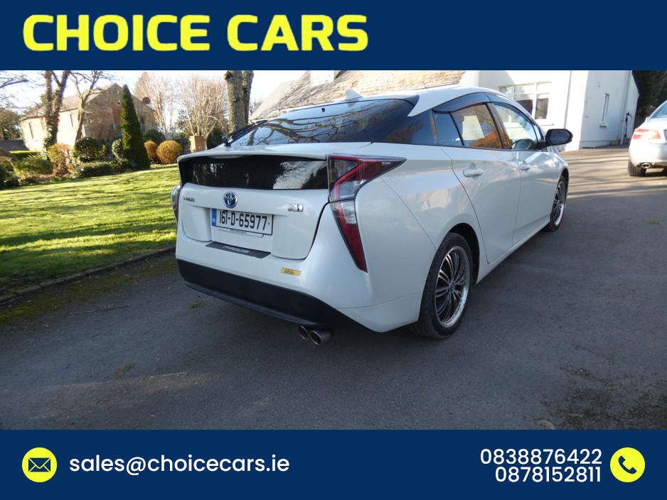 2016 Toyota Prius - image 5