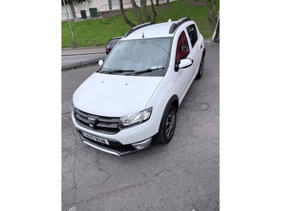 2015 Dacia Sandero Stepway - image 4