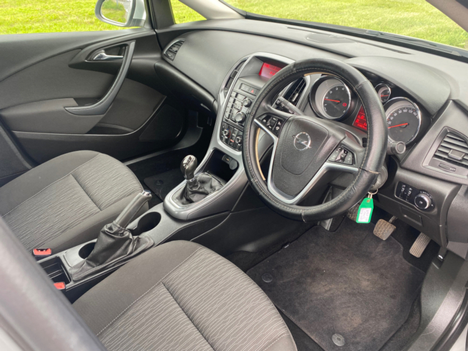 2016 Opel Astra SALOON 1.4 I 4DR €8,500