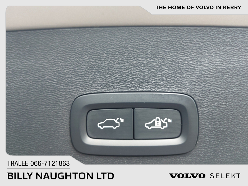2024 Volvo XC40 - image 16