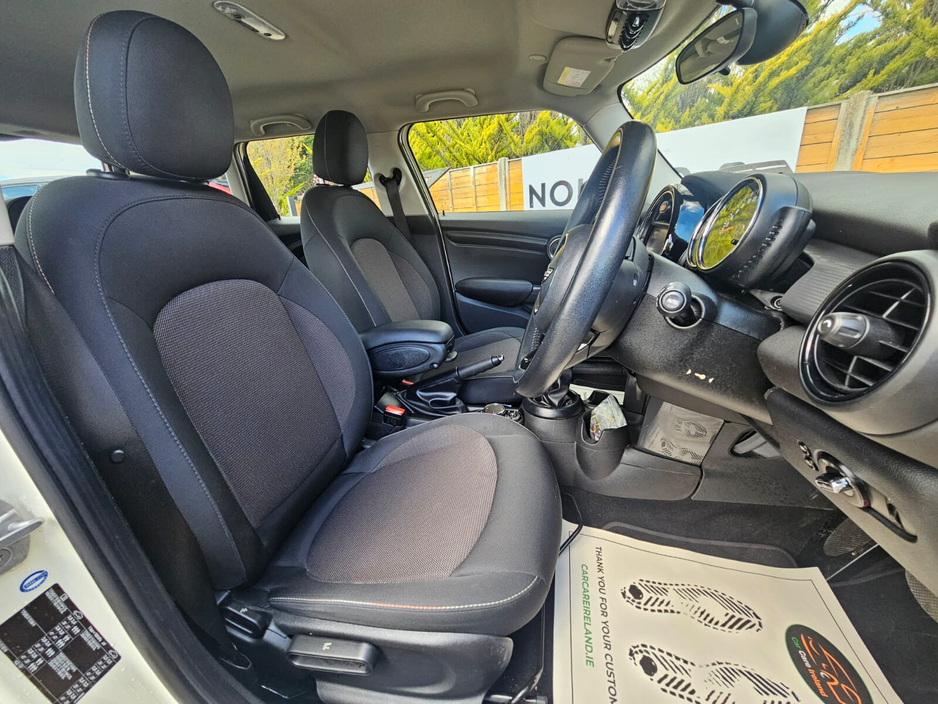 2017 MINI Hatch - image 16