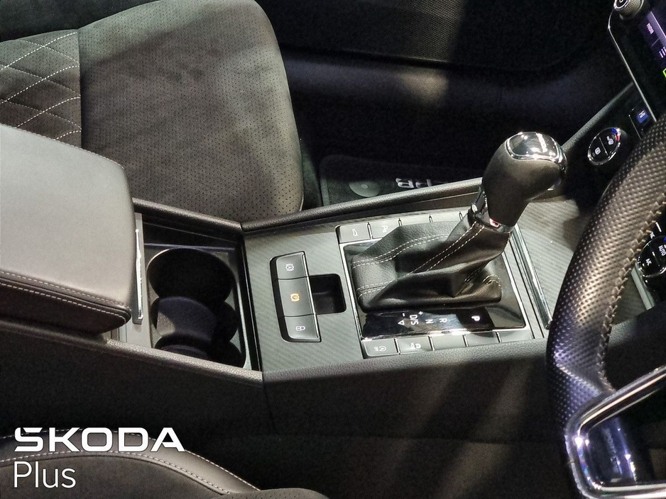 2023 Skoda Superb - image 16