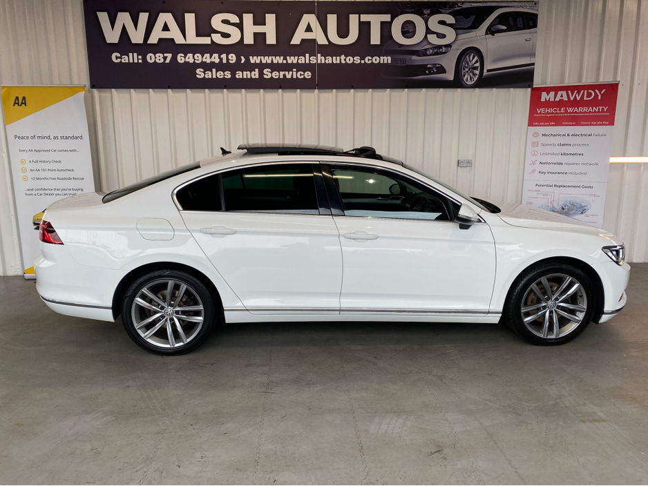 2018 Volkswagen Passat - image 2