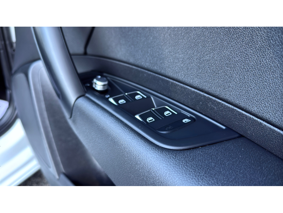 2017 Audi A1 - image 16