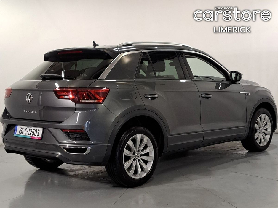 2019 Volkswagen T-Roc - image 3