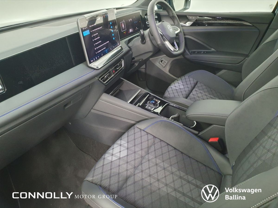 2026 Volkswagen Tiguan R-LINE