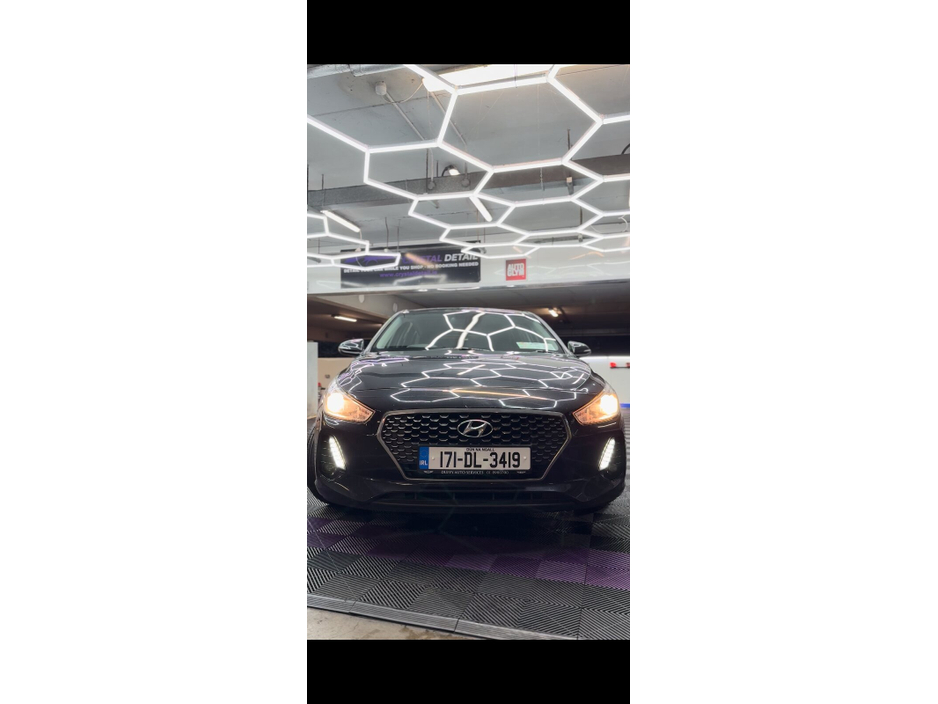 2017 Hyundai i30 - image 3