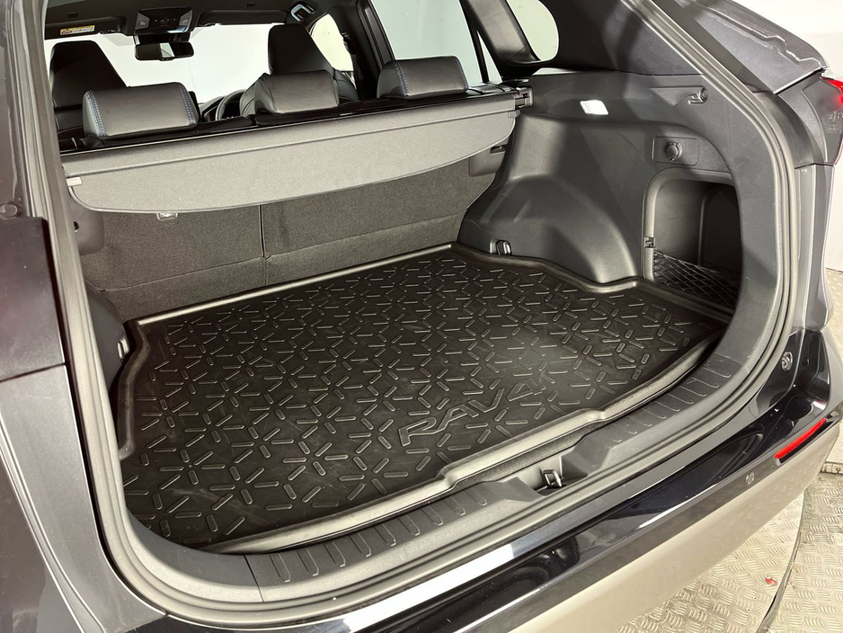 2025 Toyota Rav4 - image 12