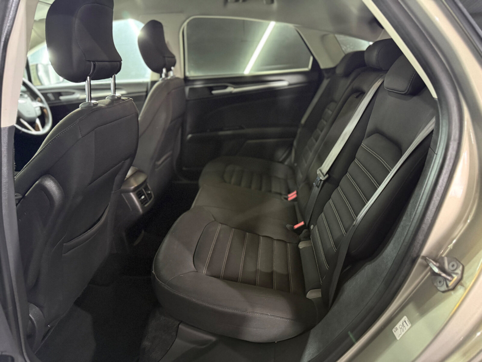 2015 Ford Mondeo - image 18