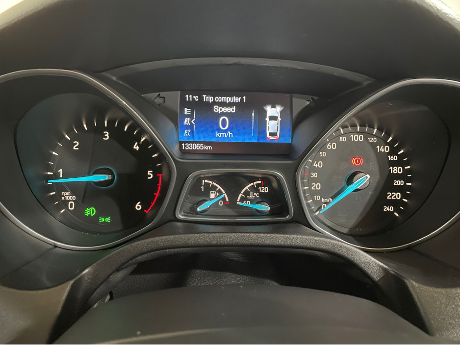 2016 Ford Focus - image 25