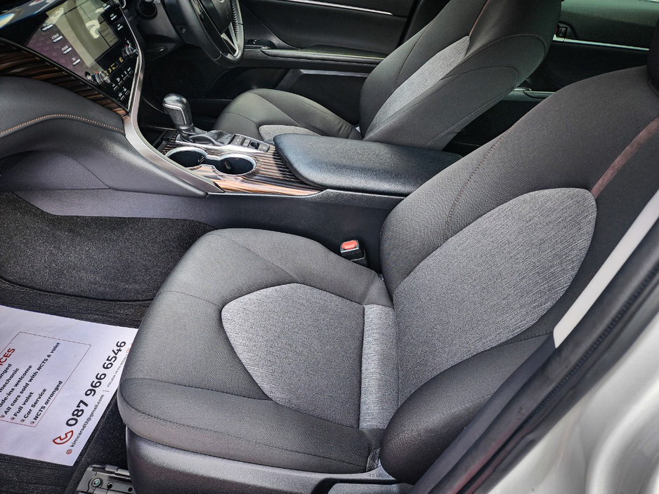 2020 Toyota Camry - image 22