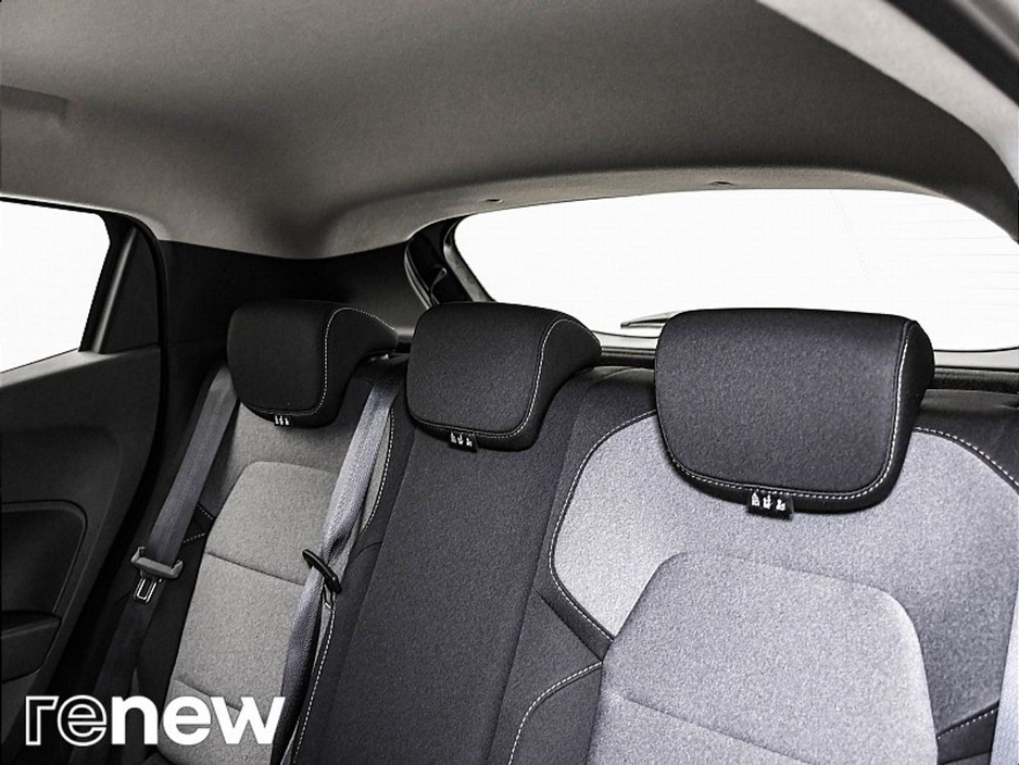 2025 Renault Clio - image 22