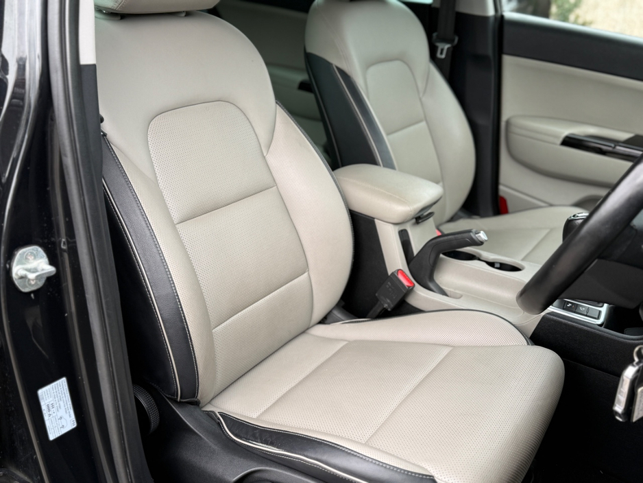 2022 Kia Sportage - image 18