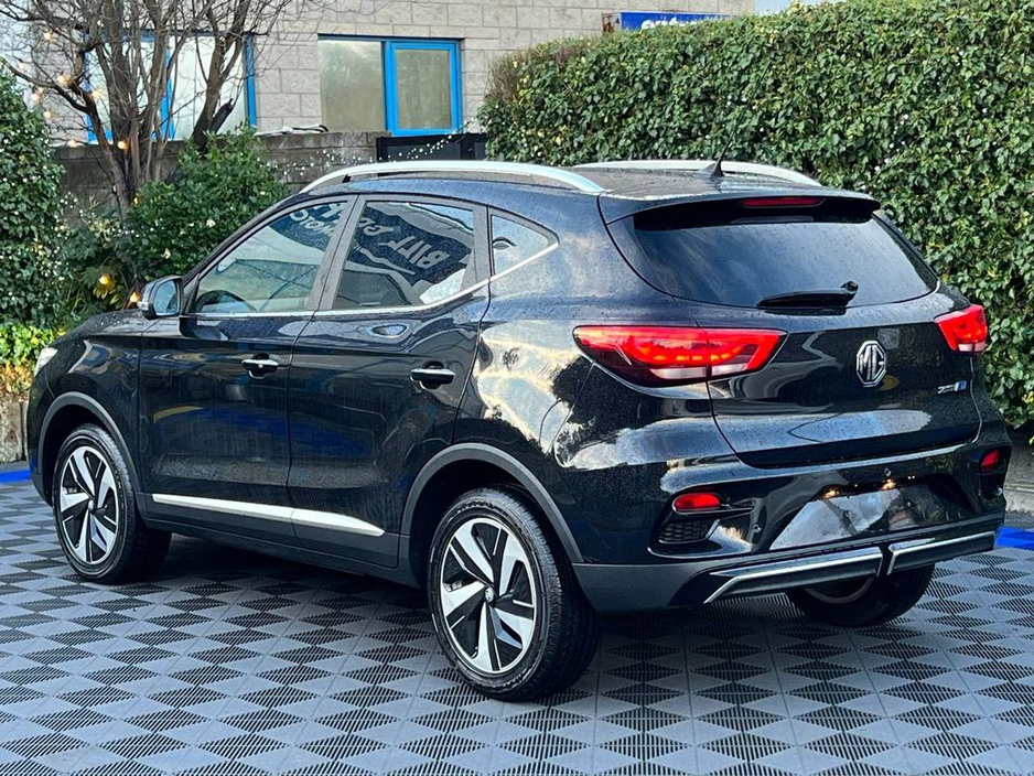 2024 MG ZS TROPHY CONNECT EV // AS NEW CAR // 3, 000 MILES // ADAPTIVE CRUISE CONTROL // DIGITAL CLUSTER €22,900