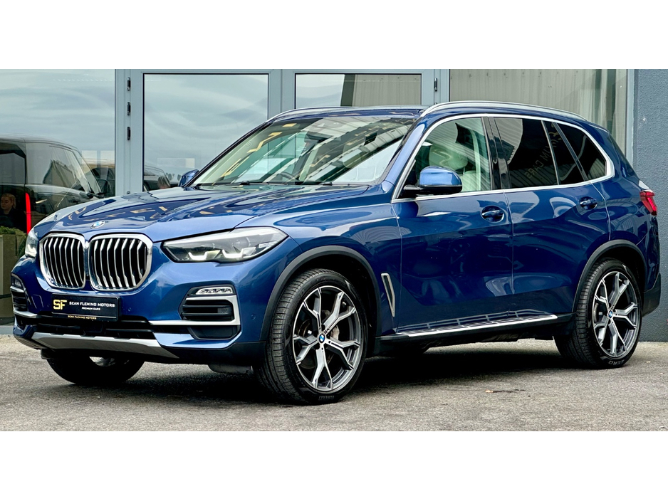 2019 BMW X5 - image 2