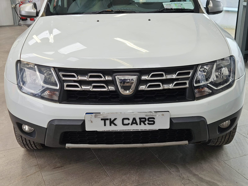 2018 Dacia Duster - image 4