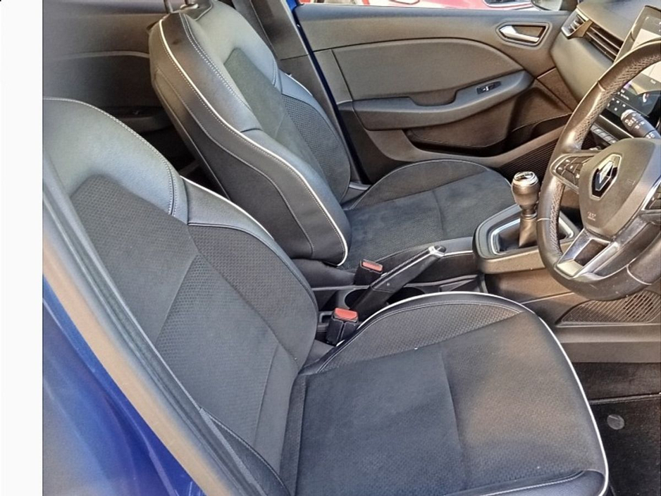 2021 Renault Clio - image 5