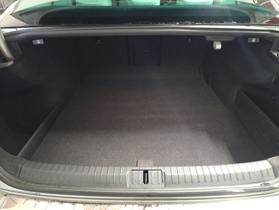 2017 Volkswagen Passat Highline 2.0 TDi Automatic Saloon €13,950